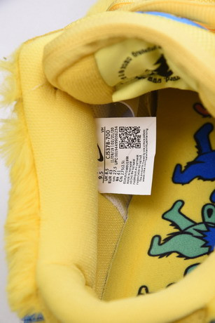 grateful dead x nike sb dunk low “yellow bear” cj5378-700