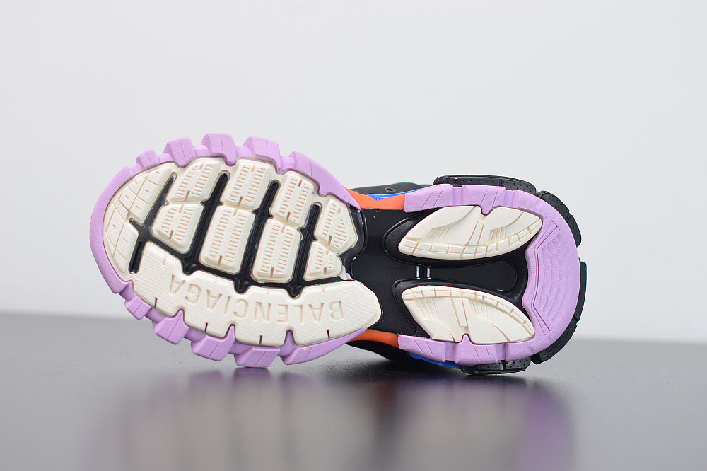 bc track sneaker