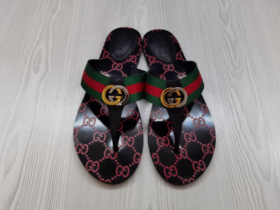 g*u*i sandals