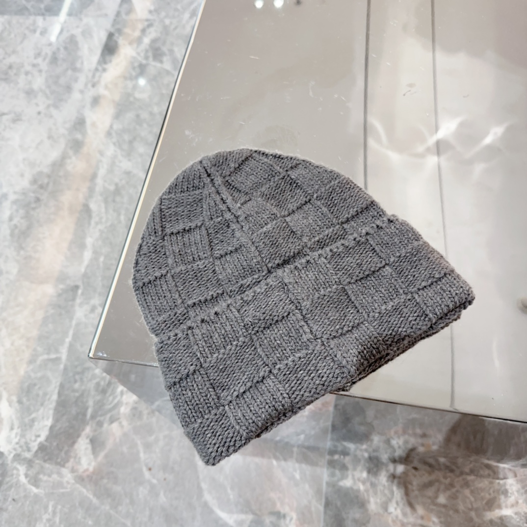 lvt Hat