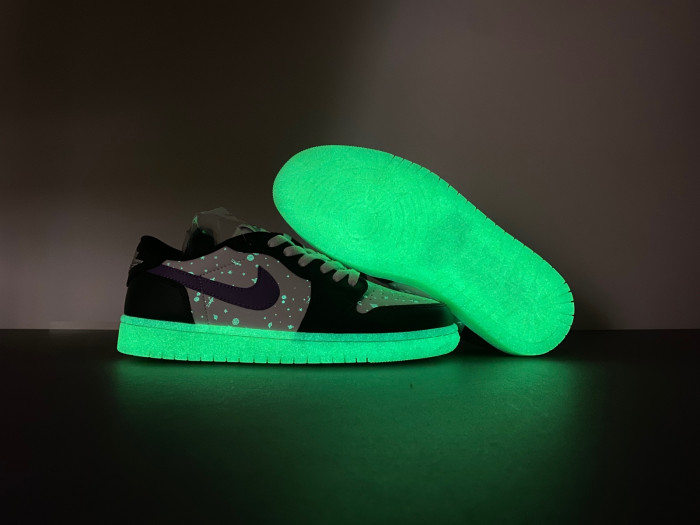 Air Jordan 1 Low GS "Black Raspberry" HF0410-001