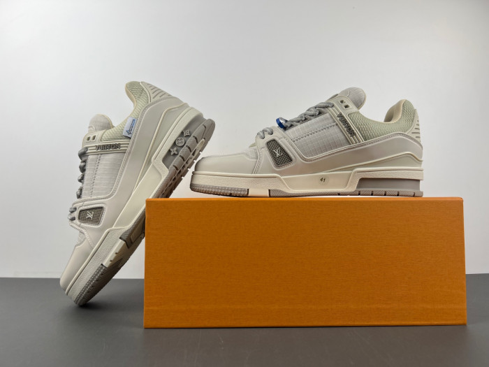 LV TRAINER SNEAKER LVT-000630