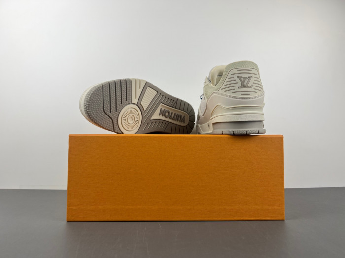 LV TRAINER SNEAKER LVT-000630