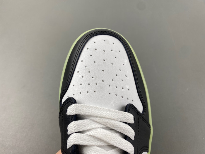 Air Jordan 1 Low GS "Black Raspberry" HF0410-001