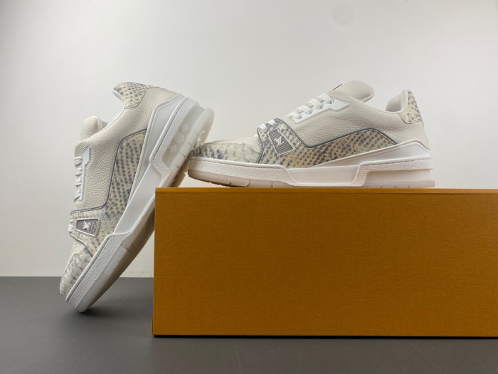 LV TRAINER SNEAKER LV-000558