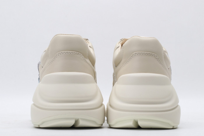 G*u*i* trainer sneaker19