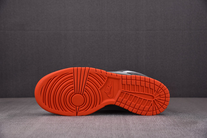 NIKE Jeff Staple Dunk Low Pro SB 