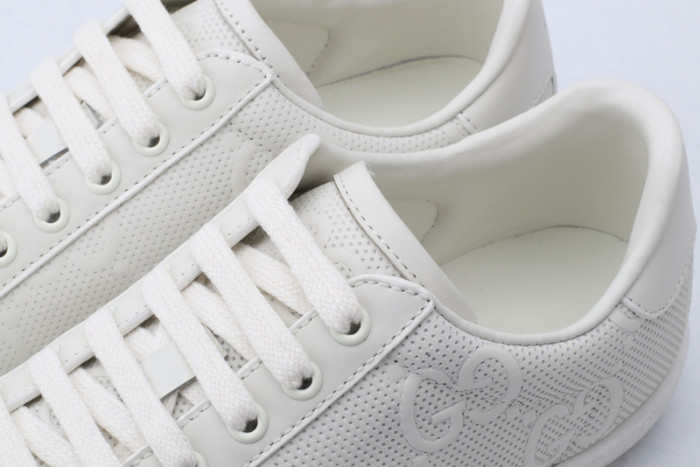 G*u*i* trainer sneaker70