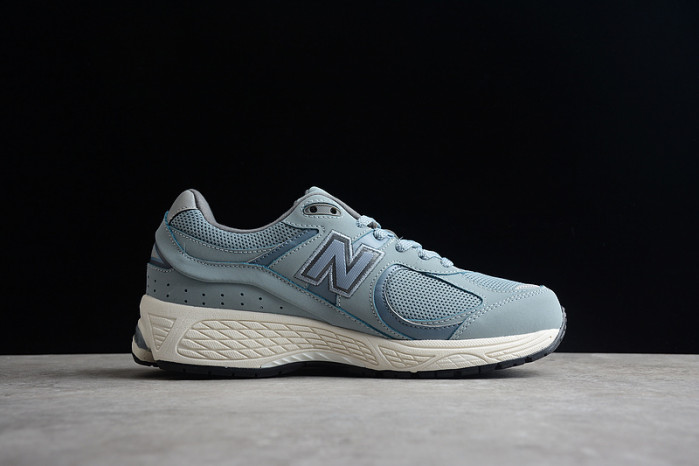 NEW BALANCE SNEAKER 008