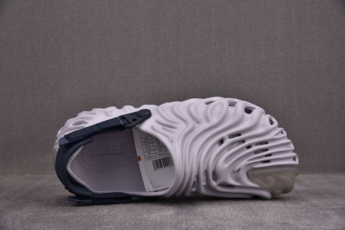 Cr*0*s x salehe bembury c00008