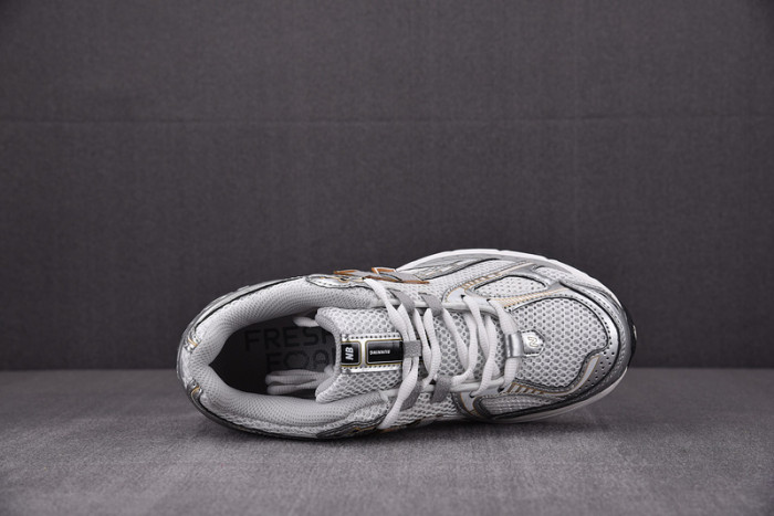 NEW BALANCE SNEAKER NB052