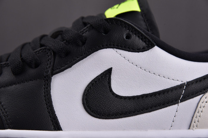 AIR JORDAN 1 LOW GOLF "BLACK/WHITE/VOLT" DD9315-108