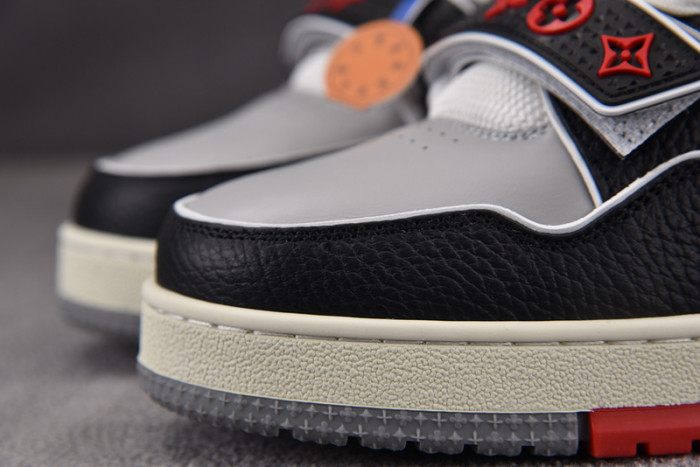 LV SNEAKER LV-000112