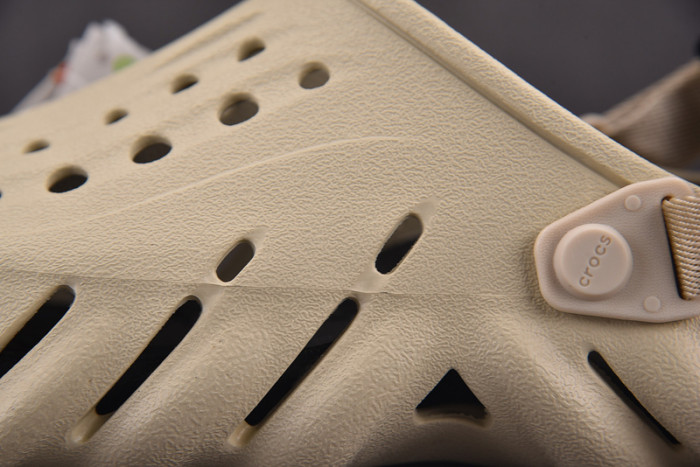 Cr*0*s x salehe bembury c00016