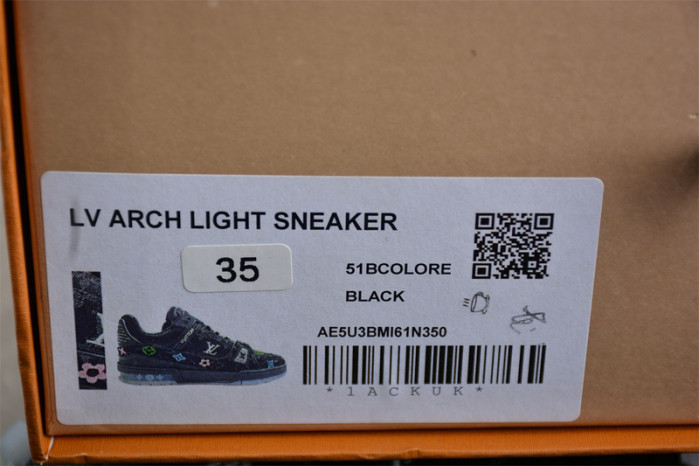 LV TRAINER SNEAKER LVT-000622