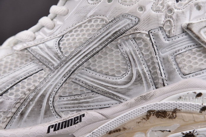 RUNNER SNEAKER RS047