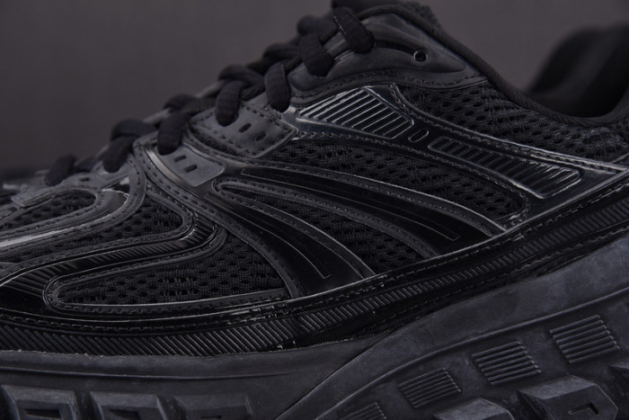 DEFENDER SNEAKER DS011