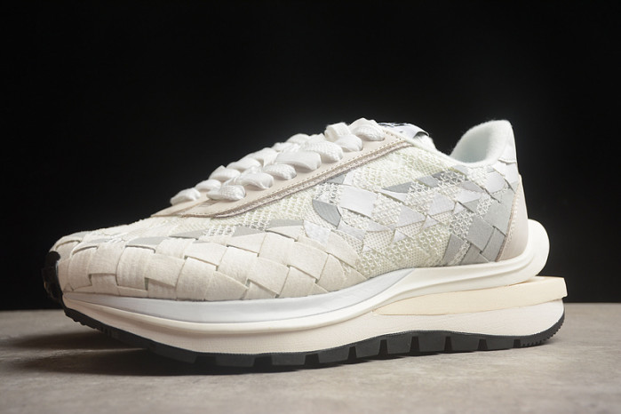 SACAI X NIKE LDVAPORWAFFLE MIX LOW WHITE DR5209-100