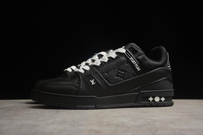 LV TRAINER SNEAKER LV-000552