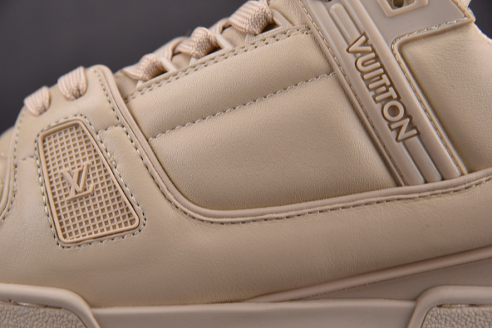 LV TRAINER SNEAKER LV-000594