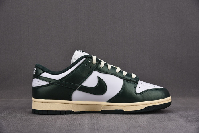 Nike Dunk Low "Vintage Green" DQ8580-100