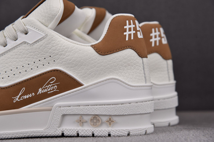 LV SNEAKER LV-000118