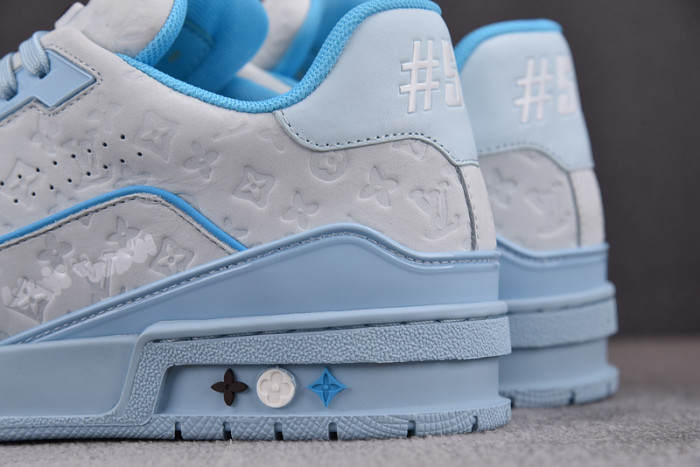 LV TRAINER SNEAKER LV-000597