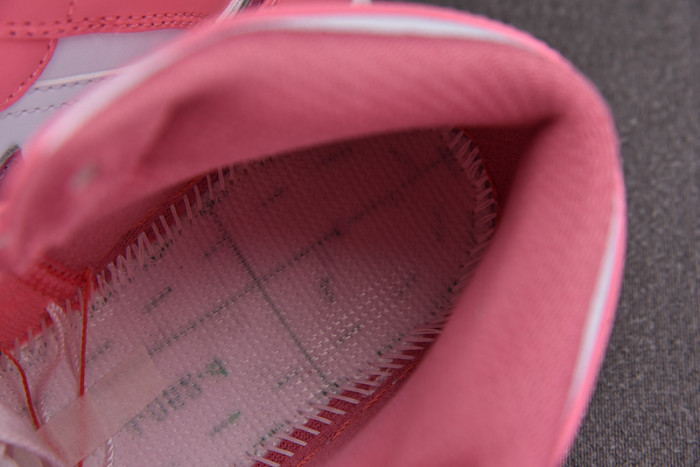 Jordan 1 Mid Valentine