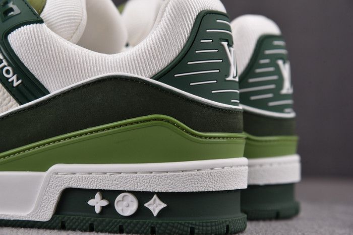 LV SNEAKER LV-000120