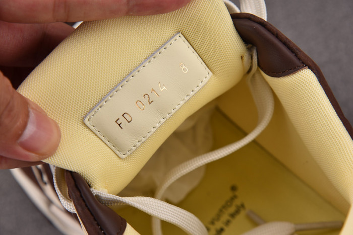 LV TRAINER SNEAKER LV-000589