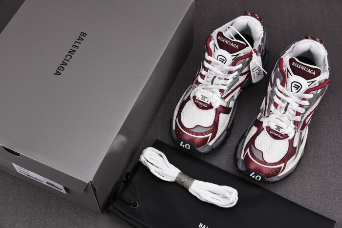 RUNNER SNEAKER RS038