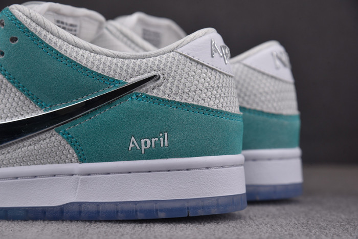 Nike SB Dunk Low April Skateboards FD2562-400