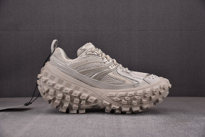 DEFENDER SNEAKER DS009