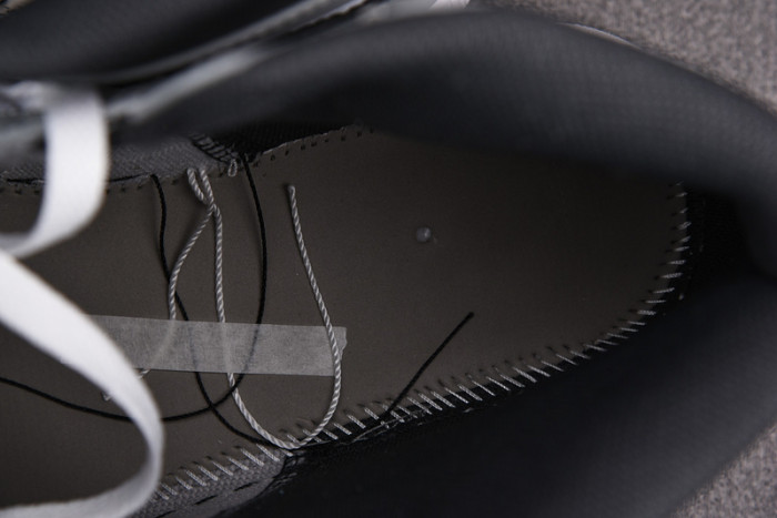 AIR JORDAN 1 MID “LIGHT SMOKE GREY” 554724-078