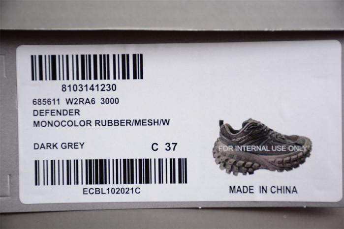 DEFENDER SNEAKER DS022