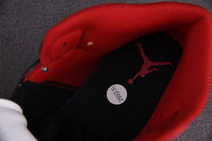 Jordan 1 Mid Gym Red Black White 554724-122