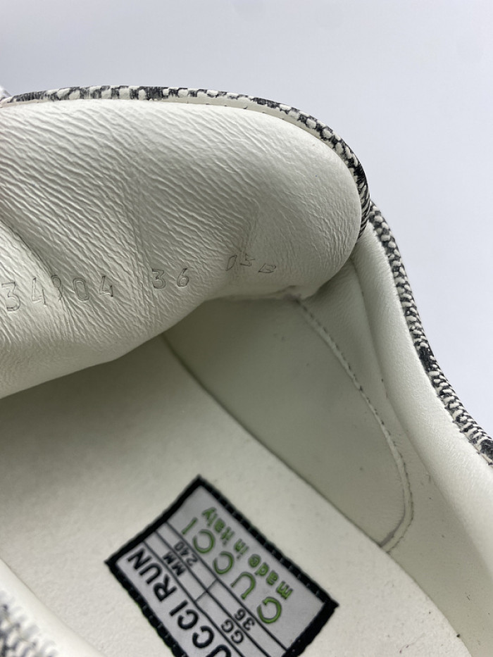 G*u*i* trainer sneaker132