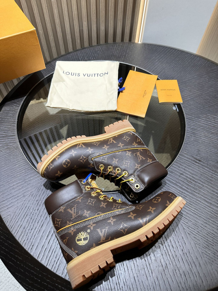 LV BOOTS L000017
