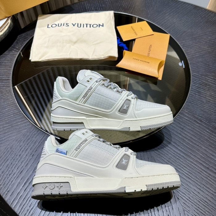 LV TRAINER SNEAKER LV-000577