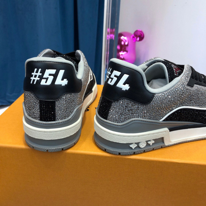 LV SNEAKER LV-000369