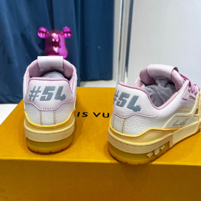 LV SNEAKER LV-000379
