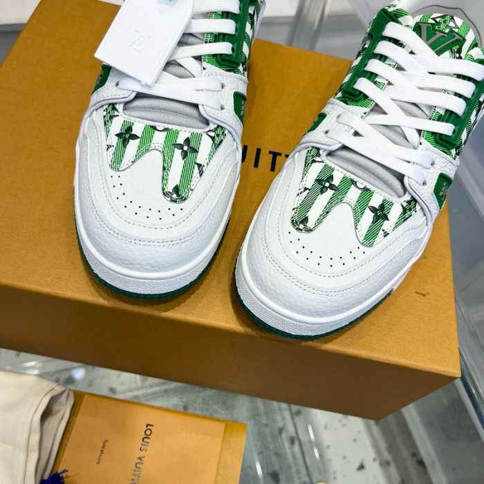 LV SNEAKER LV-000442