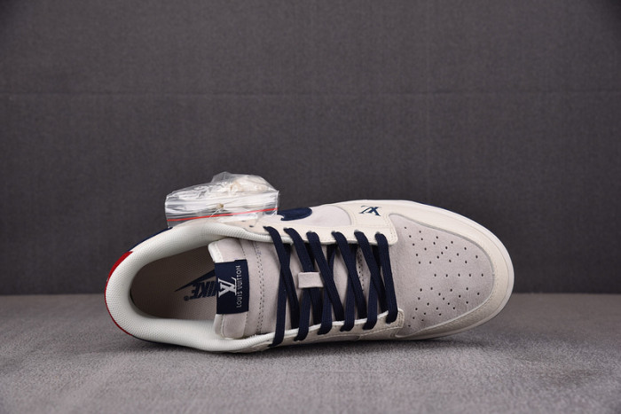 NIKE DUNK SB Low Retro LV