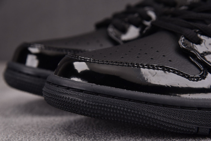 Air Jordan 1 Low “Black Croc” HJ7743-010