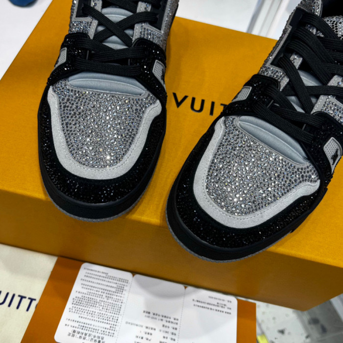 LV SNEAKER LV-000371