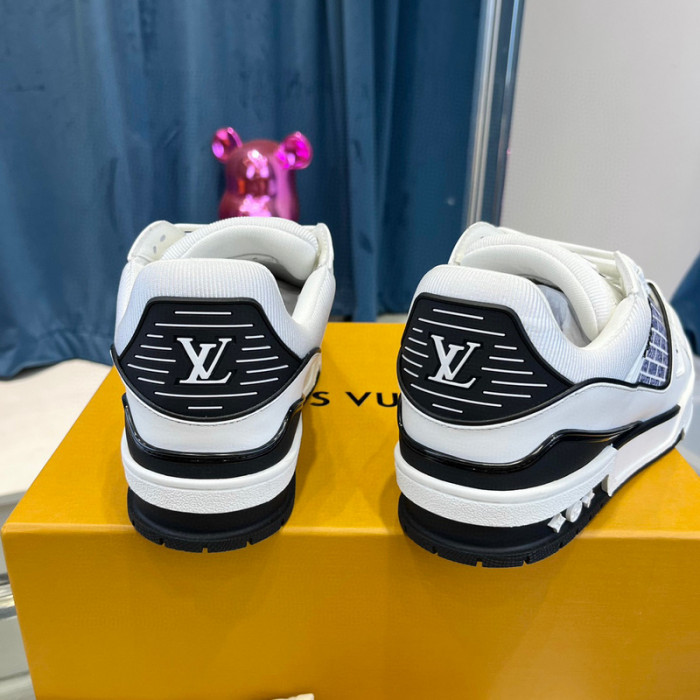 LV SNEAKER LV-000405