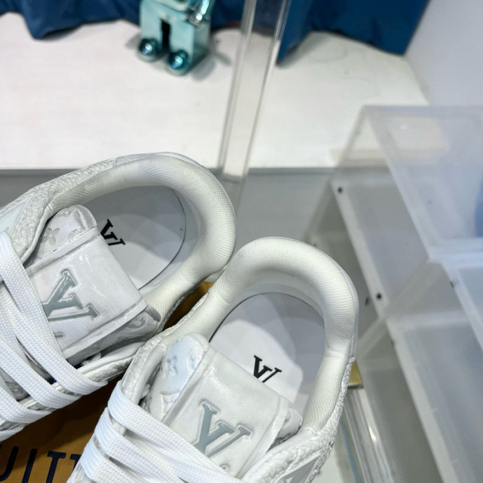 LV SNEAKER LV-000423