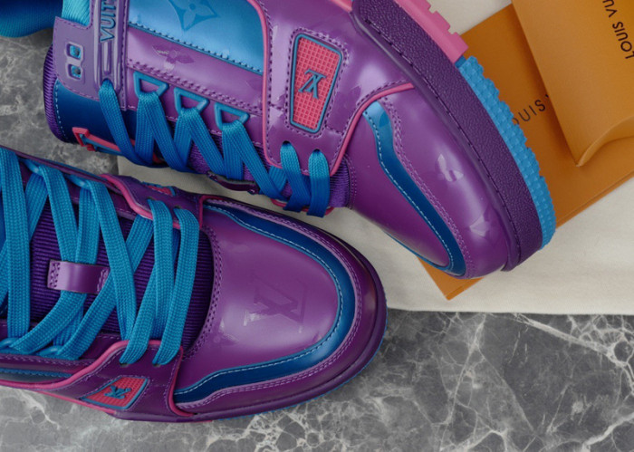 LV SNEAKER LV-000238