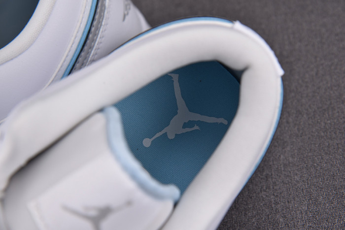 Jordan 1 Low SE Dare to Fly (W) FB1874-101