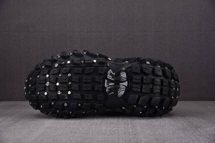 DEFENDER SNEAKER DS002